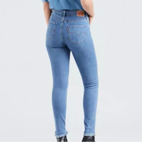 Levi’s 721 High Rise Skinny Jeans - Picture 3 of 3